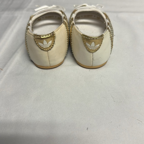 Adidas - White and Gold Mary Jane Dress Shoes with Elegant Trim/Bow - Picture 4 of 7